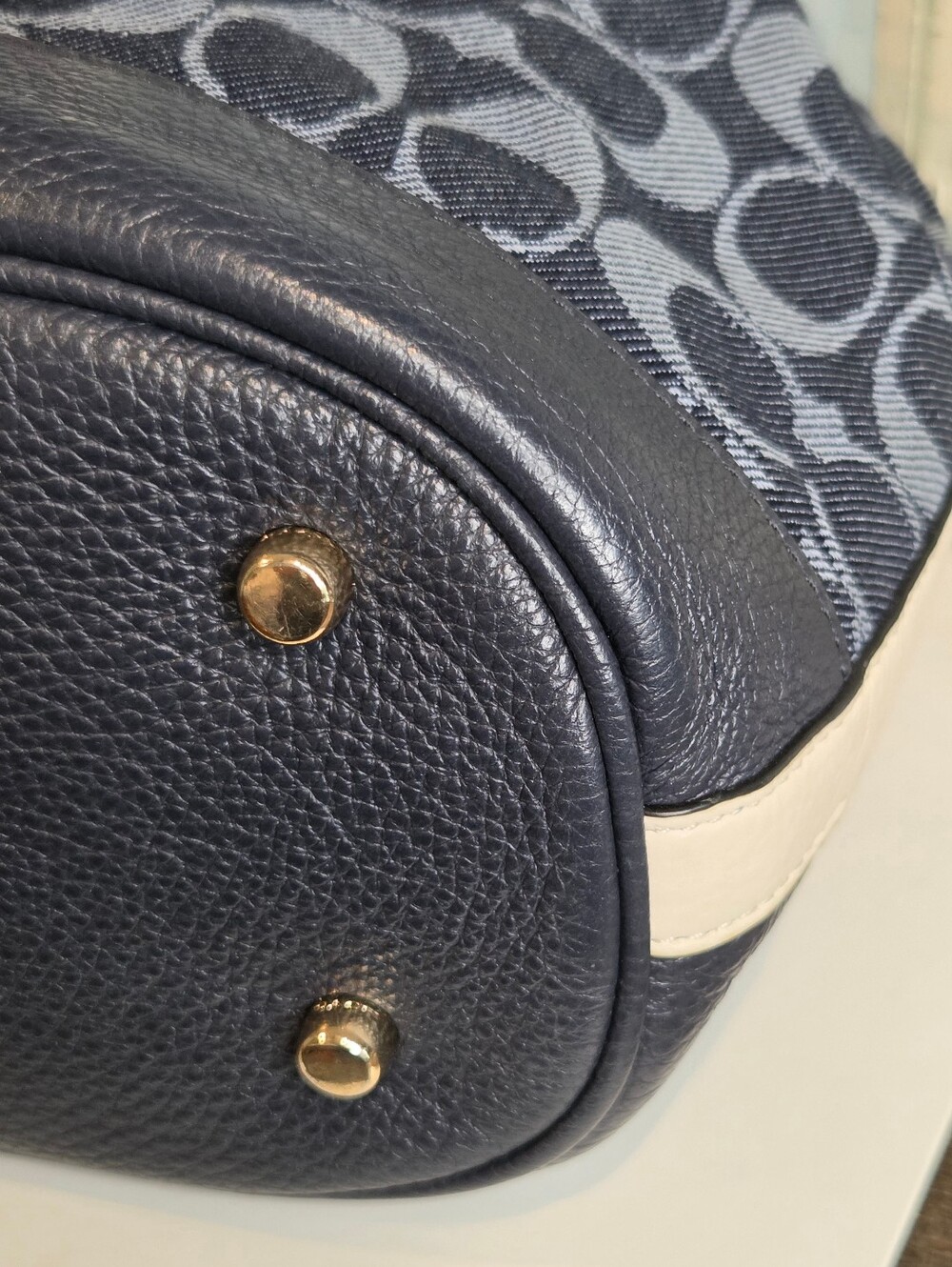 Coach Dempsey Drawstring Bucket Bag in Signature Denim - Picture 8 of 12